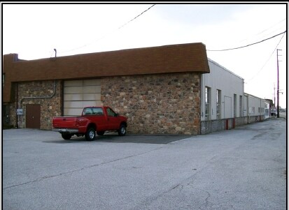 More Photos Of 850 State St, Lemoyne Warehouse For Lease