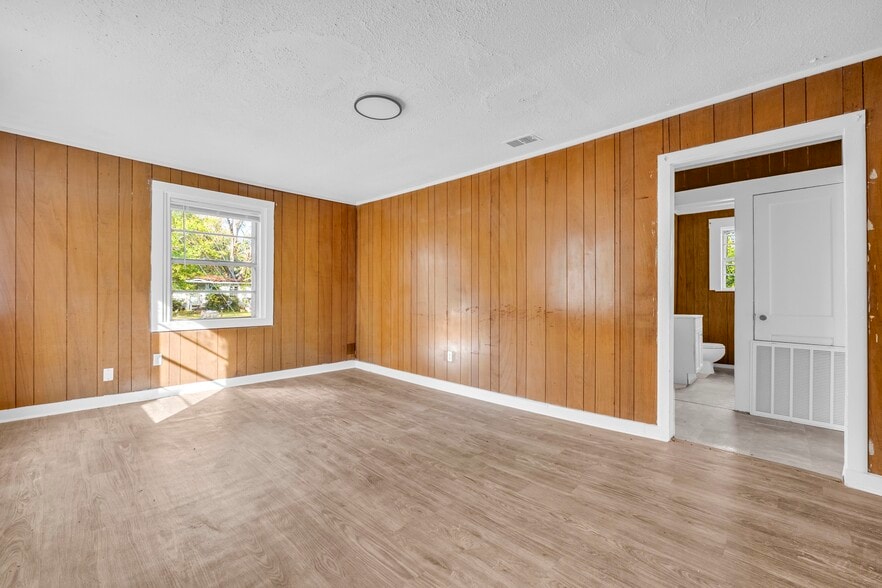 More Photos Of 74 Tom Bayne St, West Point Multifamily For Sale