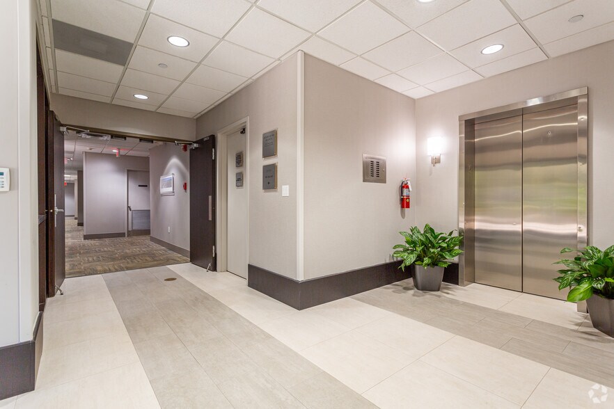 More Photos Of 14361 Commerce Way, Miami Lakes Office For Lease