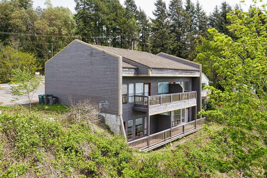 More Photos Of 2025 Wheaton Way, Bremerton Office For Sale