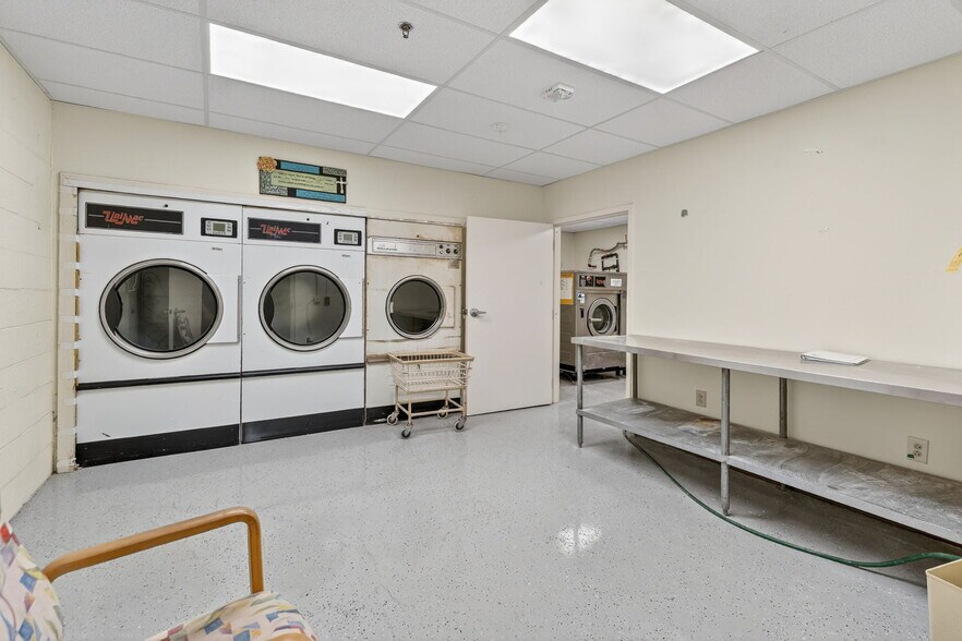More Photos Of 106 Hospital Dr, Smithville Assisted Living For Sale