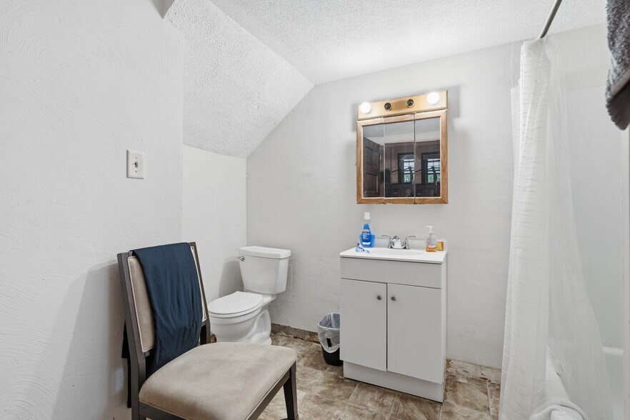 More Photos Of 215 S Braddock Ave, Pittsburgh Apartments For Sale