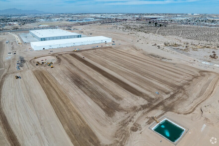 More Photos Of SEQ I-10 & 375 Loop, El Paso Unknown For Lease