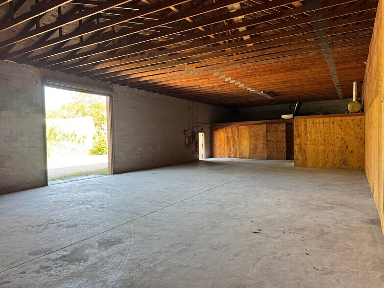 More Photos Of 601 Lemon St, Port Orange Warehouse For Sale
