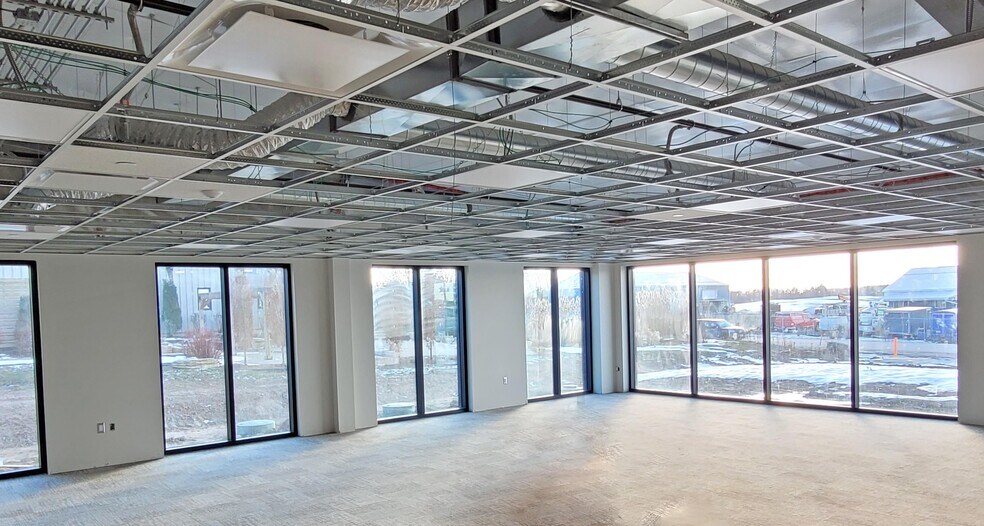 More Photos Of 390 Hudson Dr, Dorchester Warehouse For Lease