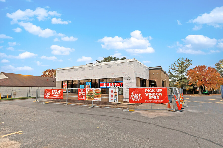 Primary Photo Of 6335 Allentown Rd, Temple Hills Fast Food For Sale