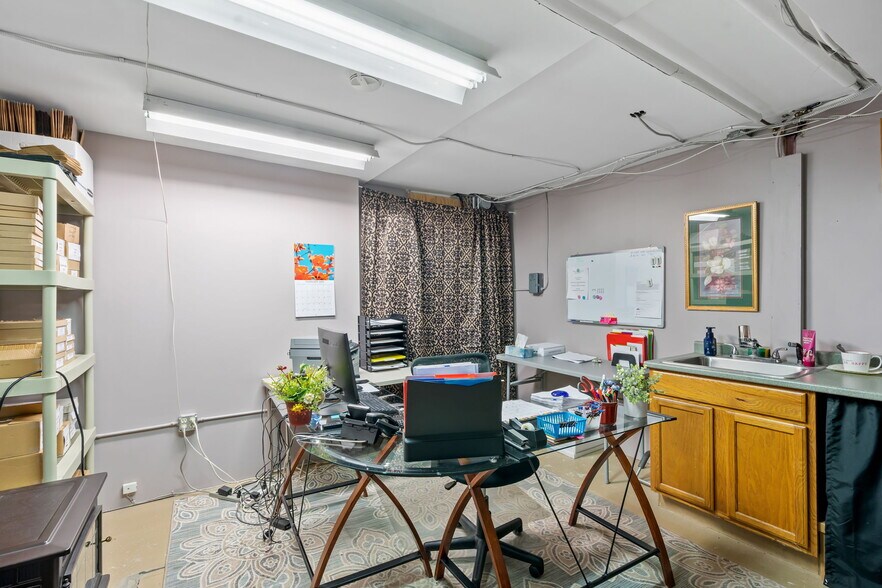 More Photos Of 1624 Union St, Schenectady Freestanding For Lease