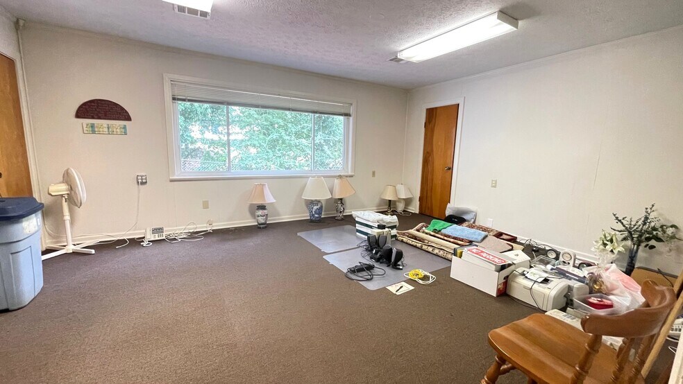 More Photos Of 14 Farmer St, Newnan Medical For Sale