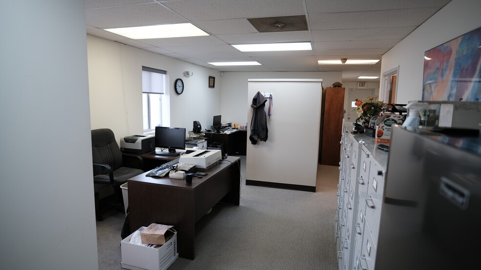 More Photos Of 130 Lenox Ave, Stamford Warehouse For Sale