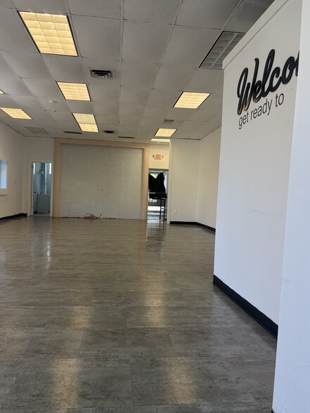 More Photos Of 1098 Main St, Brockton Bank For Lease