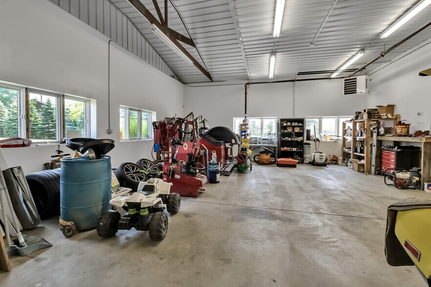 More Photos Of 7120 Seneca St, Elma Warehouse For Lease