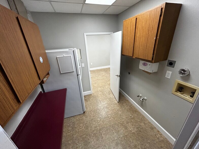 More Photos Of 1831 N Belcher Rd, Clearwater Office For Lease