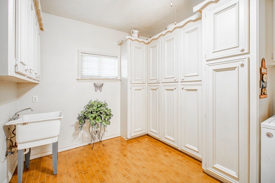 More Photos Of 9310 S Business 6, Navasota Land For Sale