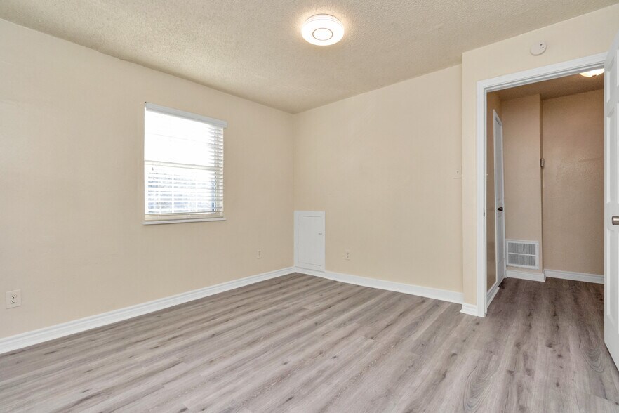More Photos Of 6659 Brittmoore rd, Houston Multifamily For Sale