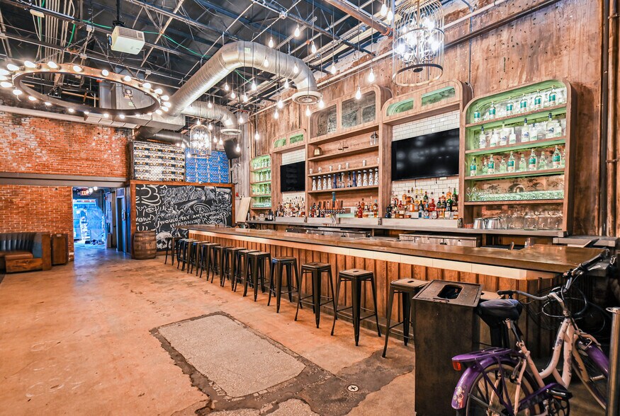 More Photos Of 1220-1222 16th St, Miami Beach Storefront For Lease