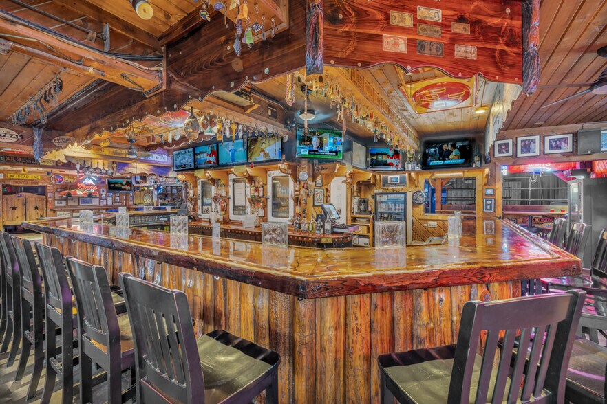 More Photos Of 1390 McQueeney Rd, New Braunfels Sports And Entertainment For Sale