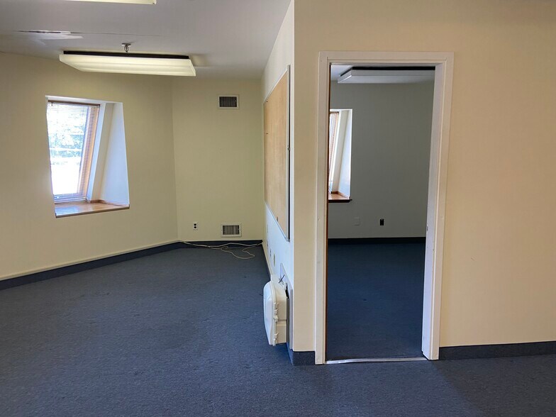 More Photos Of 253 S Washington Ave, Bergenfield Office For Lease