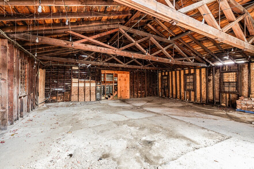 More Photos Of 357 Columbia St, Hudson Warehouse For Sale