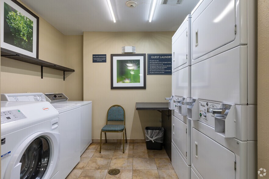 More Photos Of 808 61st St, Galveston Hotel For Sale