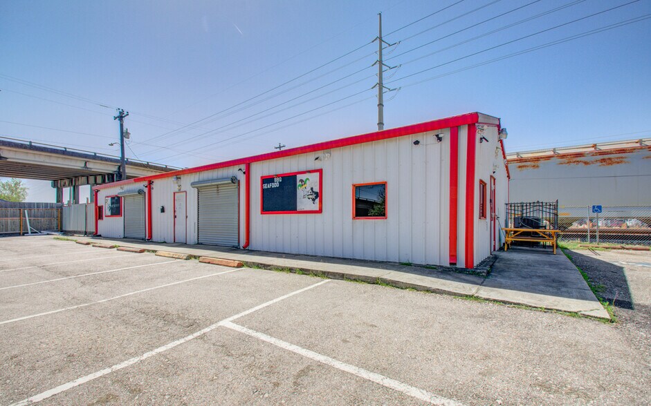 More Photos Of 6555 Navigation Blvd, Houston Warehouse For Lease
