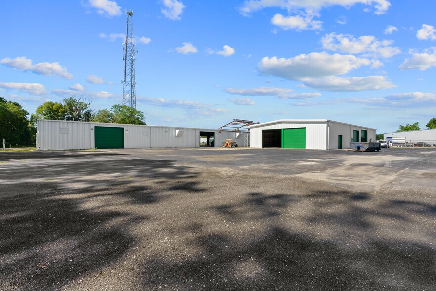 More Photos Of 13595 SE 31st Ave, Summerfield Warehouse For Sale