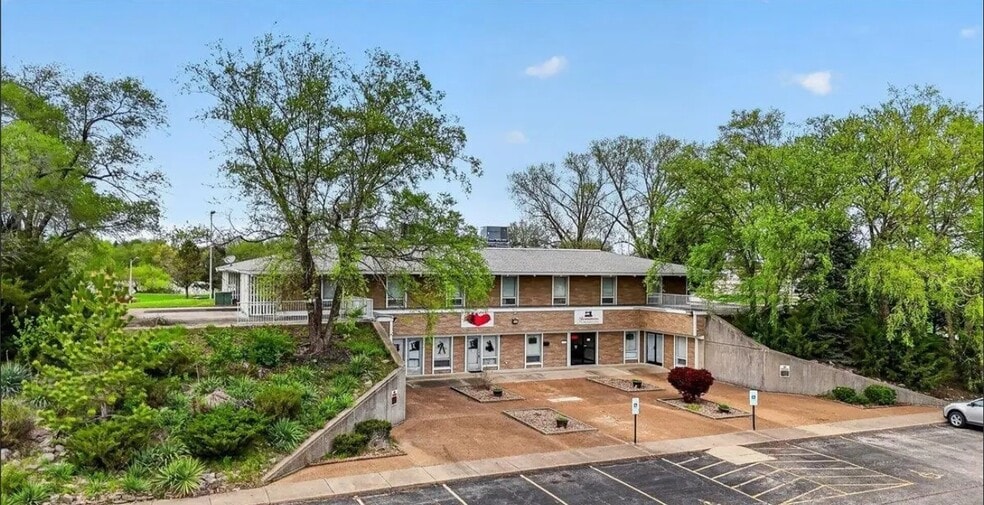 More Photos Of 3111 Normandy Dr, Springfield Office For Sale