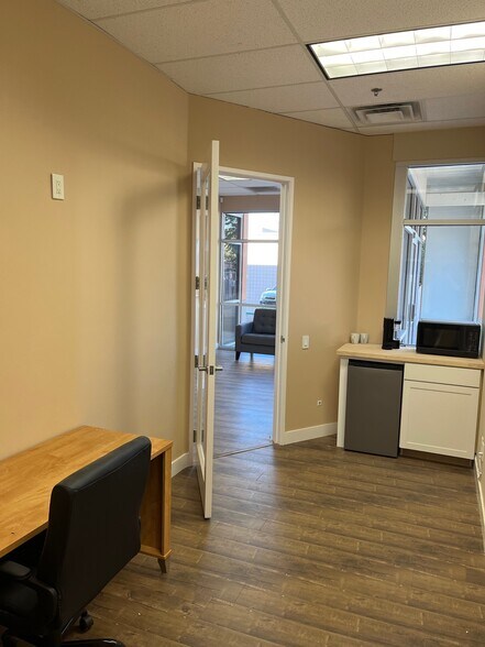 More Photos Of 73760 Dinah Shore Dr, Palm Desert Warehouse For Lease