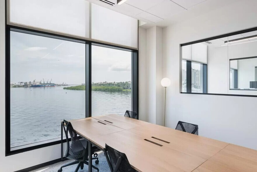 More Photos Of 615 Channelside Dr, Tampa Coworking Space
