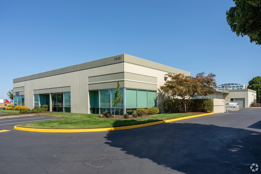 Primary Photo Of 7505 NE Ambassador Pl, Portland Unknown For Lease