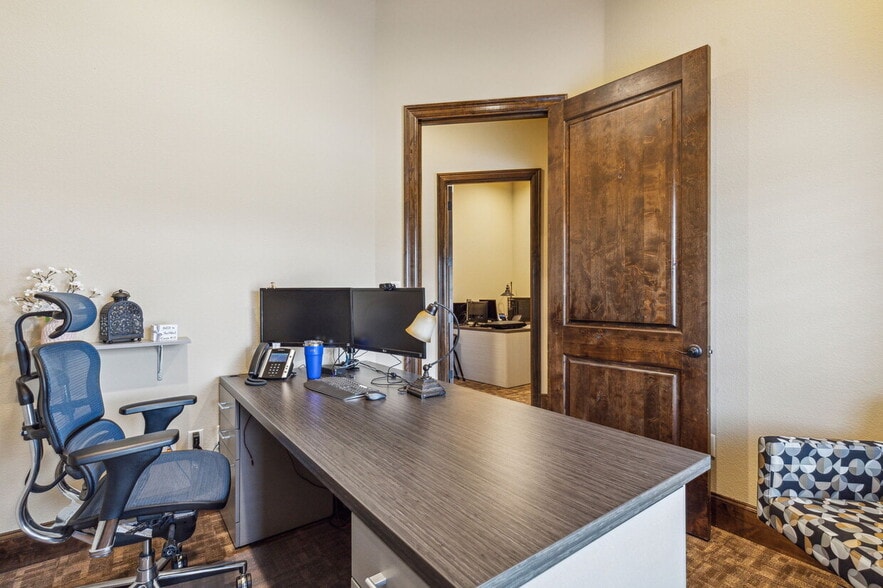 More Photos Of 2101 E Kirkwood Blvd, Southlake Office For Lease