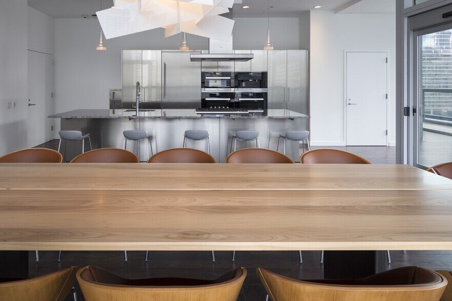 More Photos Of 220 E Illinois St, Chicago Apartments For Lease