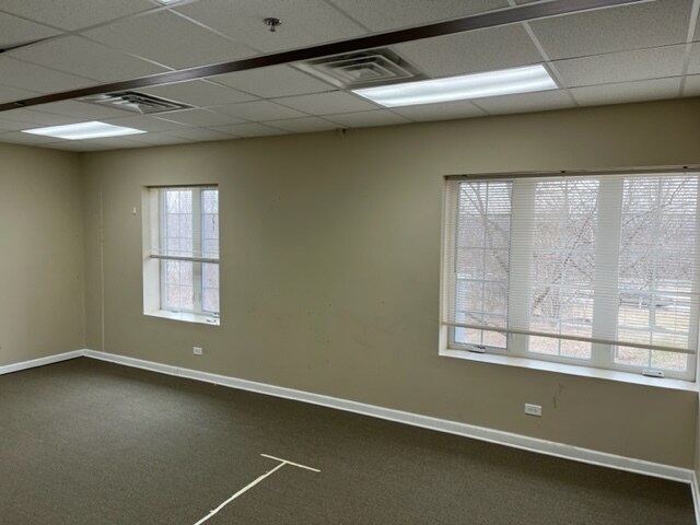 More Photos Of 3341 Hobson Rd, Woodridge Unknown For Lease