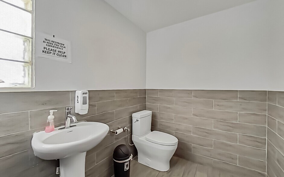 More Photos Of 3414 N 27th Ave, Phoenix Service For Sale