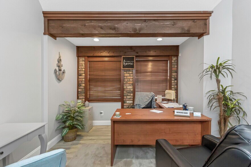 More Photos Of 1022 Main St, Dunedin Medical For Sale