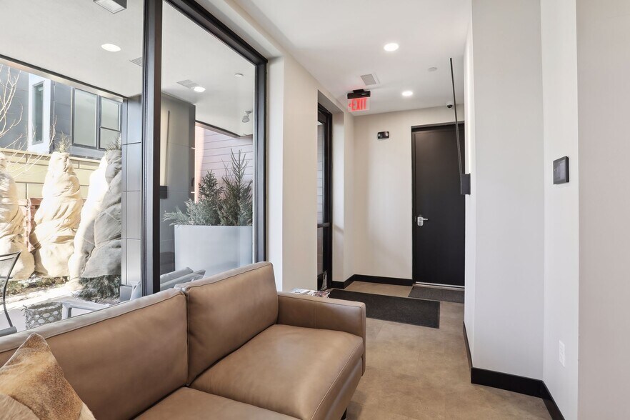 More Photos Of 275 Lake St, Wayzata Office Residential For Lease