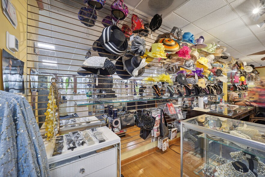 More Photos Of 5061 Allentown Rd, Suitland General Retail For Sale