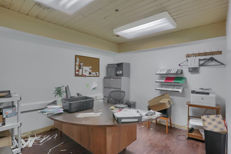 More Photos Of 634 Camp Horne Rd, Pittsburgh General Retail For Sale