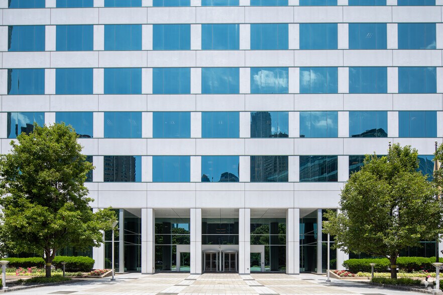 More Photos Of 1 Evertrust Plz, Jersey City Office For Lease