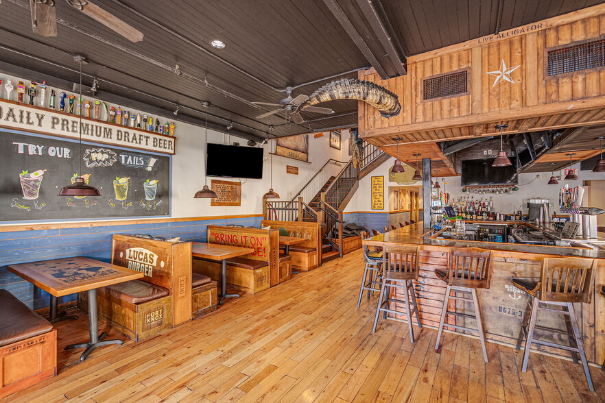 More Photos Of 209 W Congress St, Savannah Restaurant For Sale