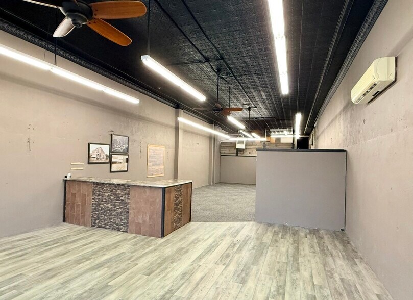 More Photos Of 130 E Main St, Marion Storefront For Sale