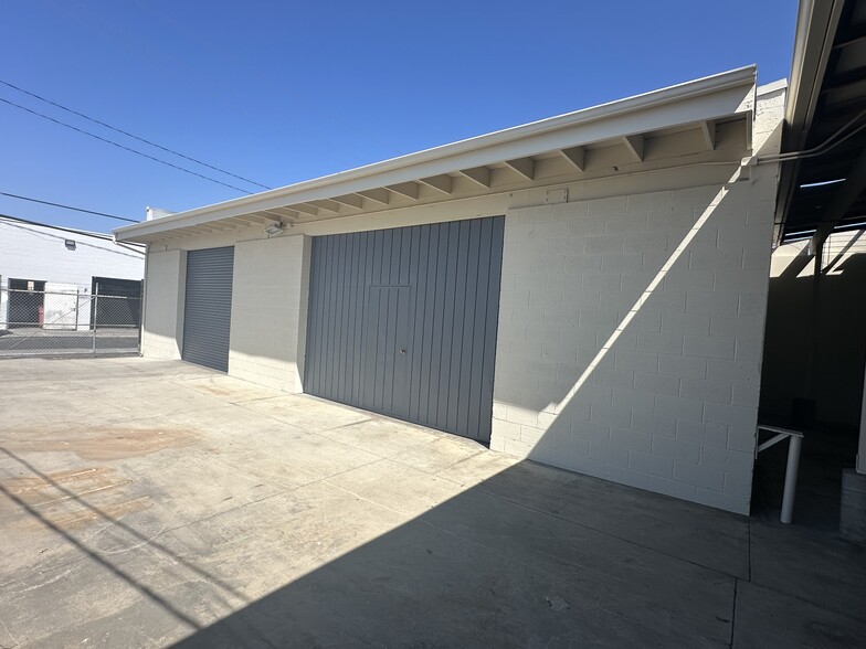 More Photos Of 1221-1225 E Ash Ave, Fullerton Warehouse For Sale
