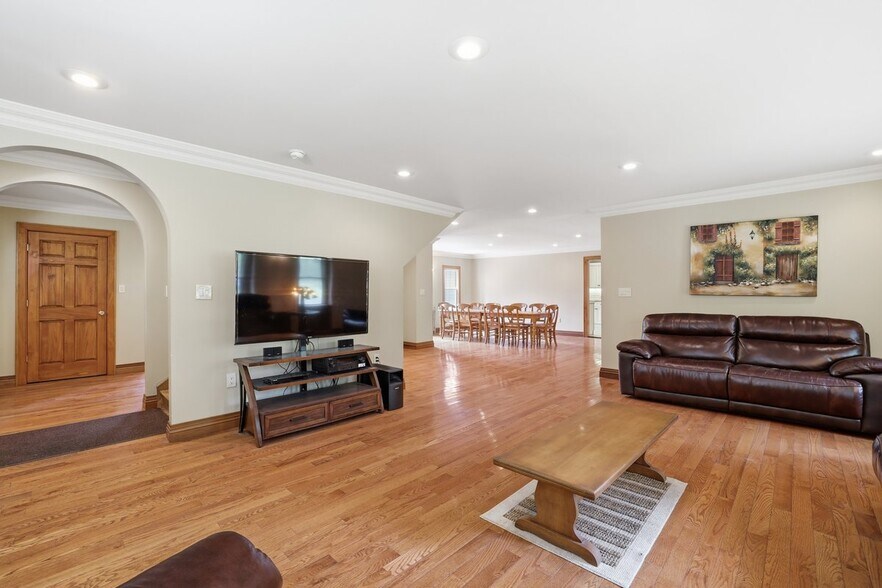 More Photos Of 1015 PA-390, Greentown Hospitality For Sale