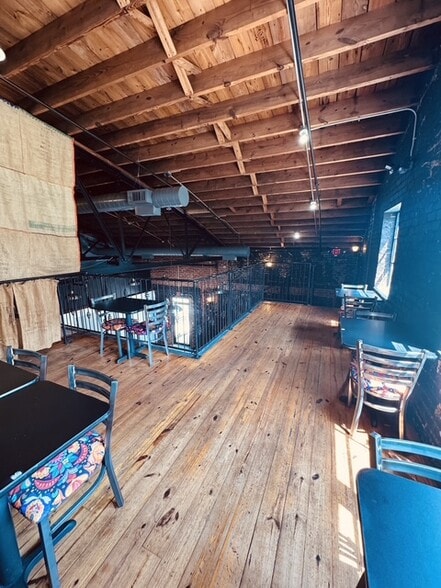More Photos Of 675 Pulaski St, Athens Storefront Retail Office For Lease