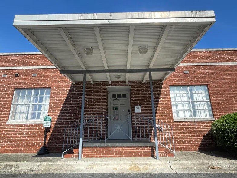 More Photos Of 309 Tibet Ave, Savannah Specialty For Sale