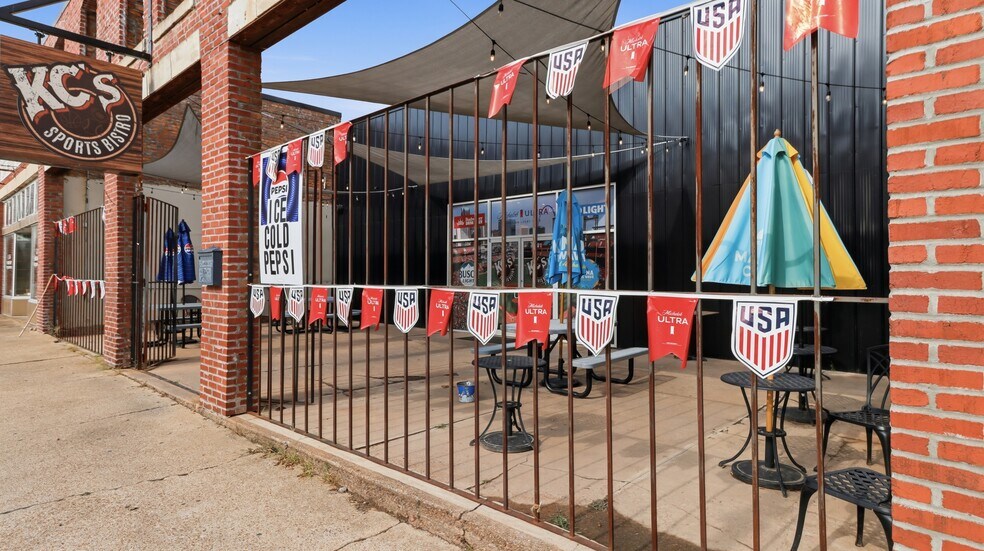 More Photos Of 409 Washington Ave, West Plains Flex For Sale