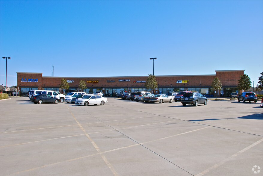 More Photos Of 10716-10860 N Beach St, Keller Unknown For Lease