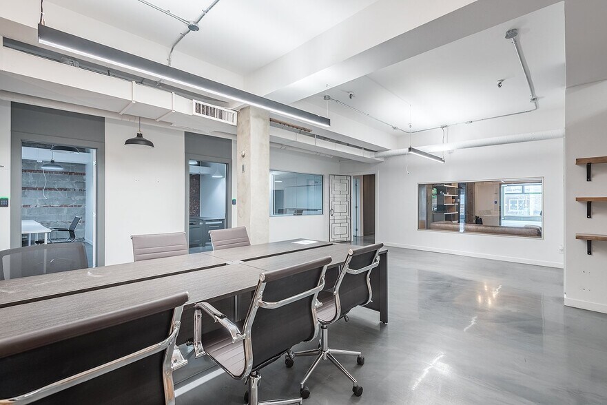 More Photos Of 3939 Rue Wellington, Montréal Storefront Retail Office For Lease