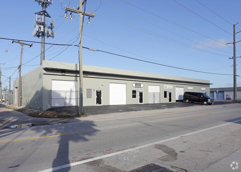 More Photos Of 4227-4235 NE 6th Ave, Oakland Park Warehouse For Lease
