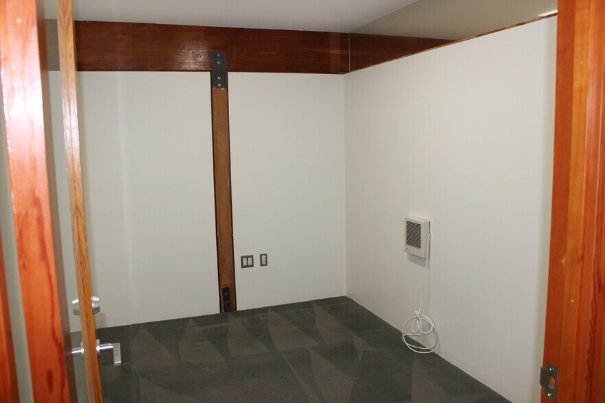 More Photos Of 2300 Westwood Blvd, Los Angeles Office For Lease