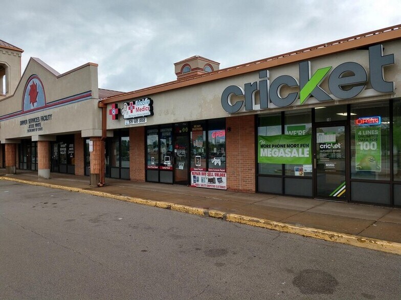 More Photos Of 3311 N Sterling Ave, Peoria General Retail For Sale